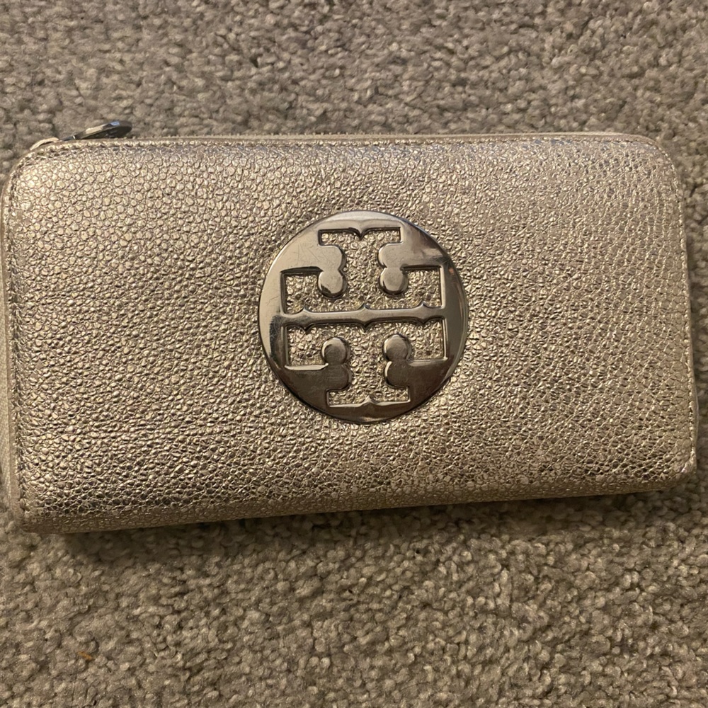 Tory Burch wallet